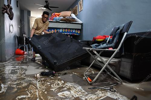 BANJIR TELUK KALONG