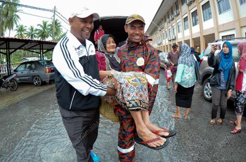 TR06_21012017_BANJIR_BESUT