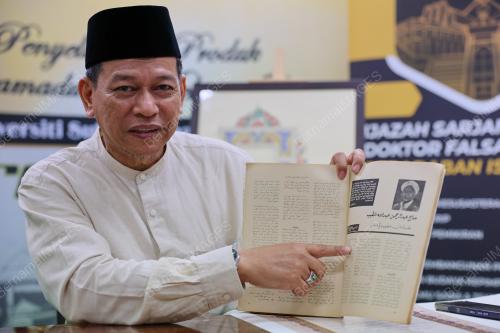 AKHBAR TULISAN JAWI