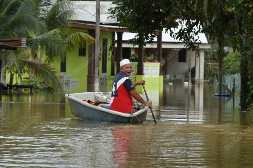 BANJIR DI KEMAMAN