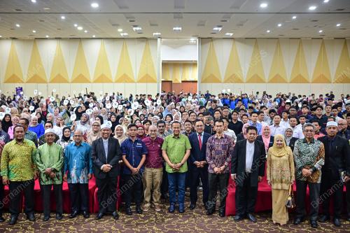 DATUK SERI DR AHMAD SAMSURI MOKHTAR