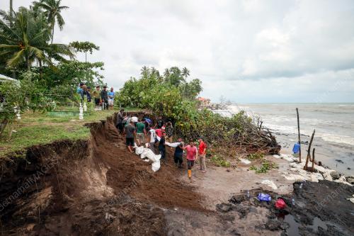 HAKISAN TANAH KUBUR