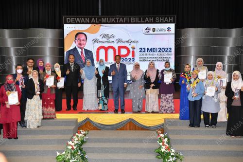 DATUK SERI DR AHMAD SAMSURI MOKHTAR