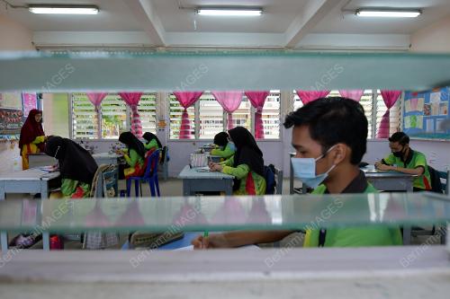 TERENGGANU: SESI PERSEKOLAHAN BERMULA HARI INI