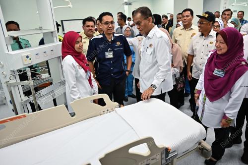 DATUK SERI DR DZULKEFLY AHMAD