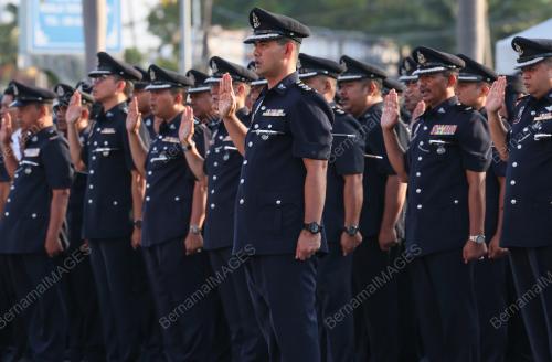 DATUK MAZLI MAZLAN
