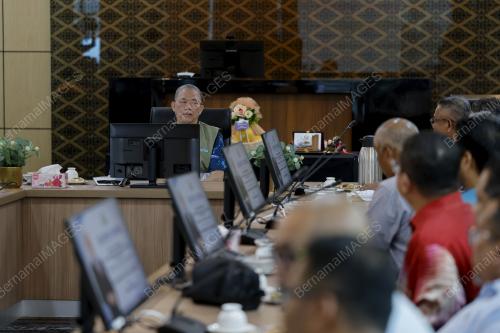 DATUK SERI FADILLAH YUSOF
