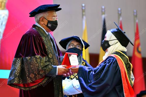 DATUK SERI MAHDZIR KHALID