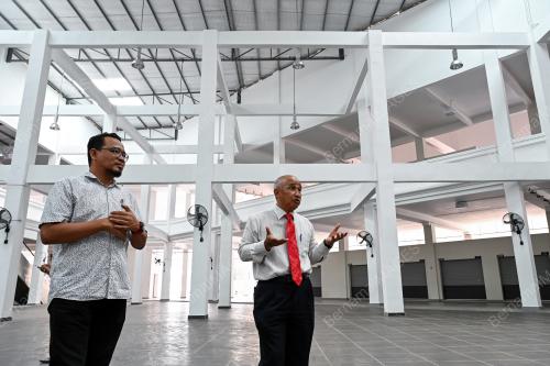 DATUK ROSLI LATIF