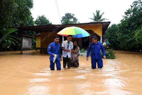 TR06_28112017_HULU_BANJIR_BN201711272662