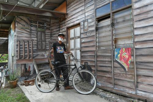 LUKISAN MURAL RUMAH KAYU KLASIK