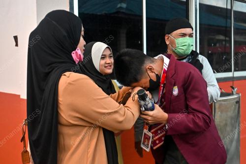 HARI PERTAMA SPM 2023