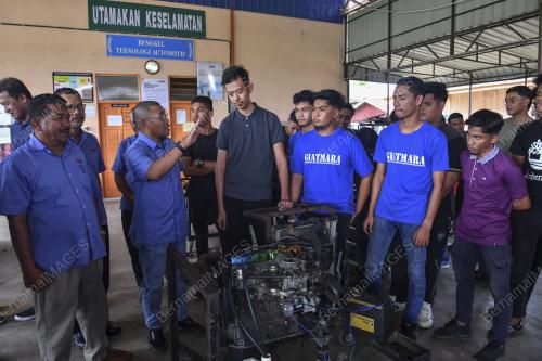 DATUK DR DIN ADAM