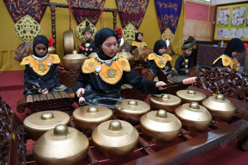GAMELAN SEKOLAH KEBANGSAAN GONG NANGKA