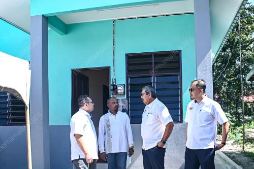DATUK SERI WAN AHMAD DAHLAN ABDUL AZIZ