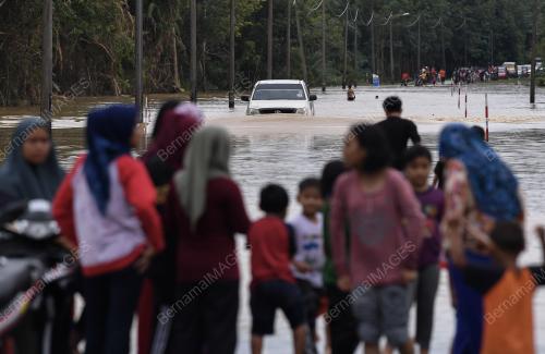 TR07_03112018_BANJIR