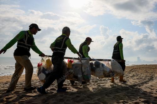 BERSIH PANTAI MONSUN TERENGGANU
