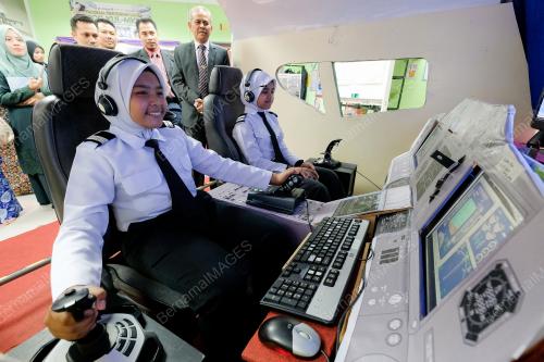 SIMULATOR PESAWAT SK GONG NANGKA