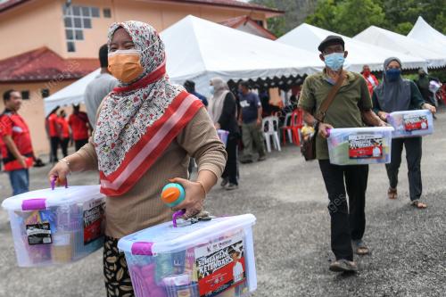 BANTUAN MANGSA BANJIR