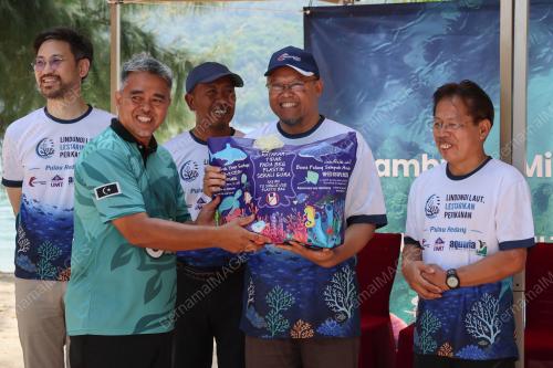 DATUK ADNAN HUSSAIN