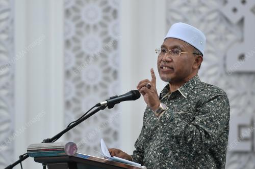 DATUK IDRIS AHMAD