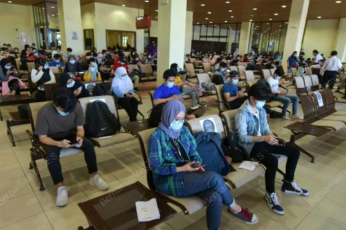 160 PELAJAR IPT PULANG KE SARAWAK