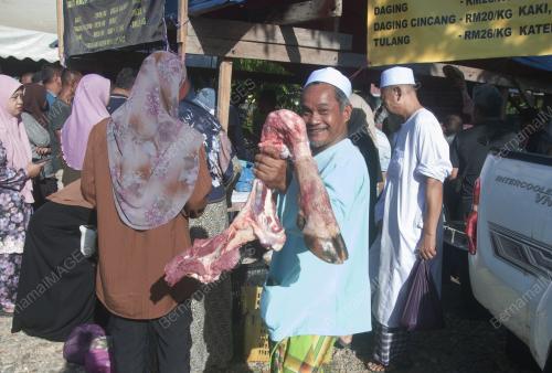 PEMBELI BERATUR