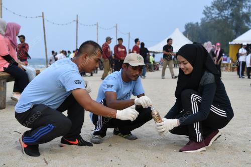 TR07_11092019_BERSIH_PANTAI_BN201909100600