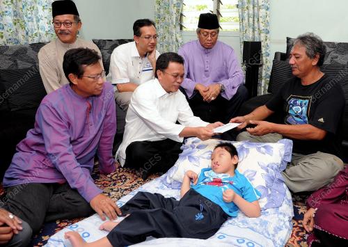 TR07_12072015_SHAFIE_LAWAT