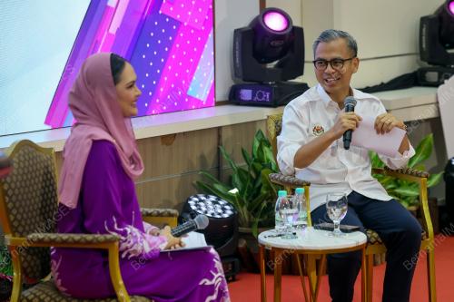 FAHMI FADZIL