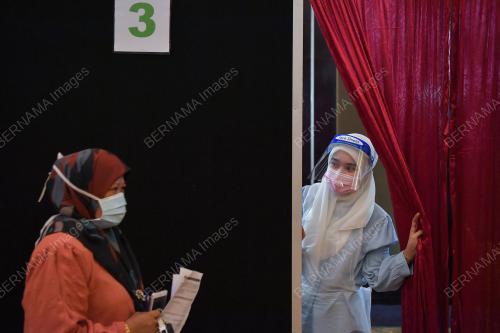 VAKSIN COVID-19 DI MALAYSIA