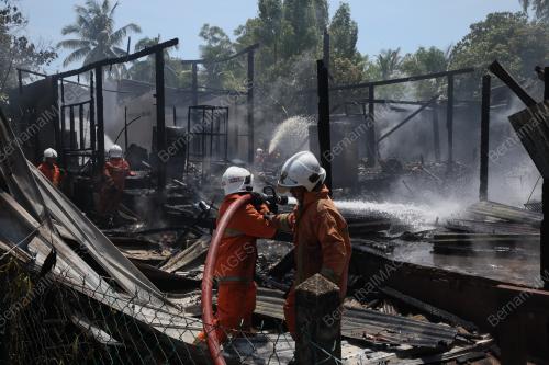WARGA EMAS MAUT KEBAKARAN