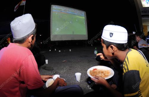 TR07_14072014_PIALA_DUNIA