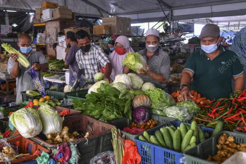 BEKALAN BAHAN MENTAH MENCUKUPI MENJELANG RAMADAN