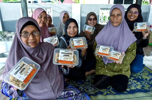 PEKASAM CENDAWAN TIRAM