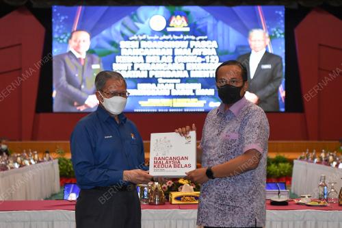DATUK SERI MUSTAPA MOHAMED