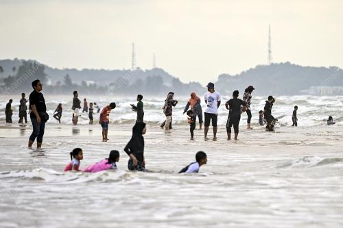 RIADAH PANTAI PULAU KEKABU