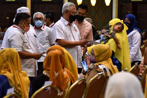 TAN SRI NOH OMAR
