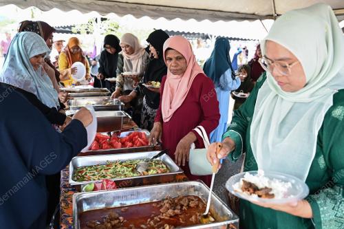 KAMPUNG ANGKAT MADANI UMT