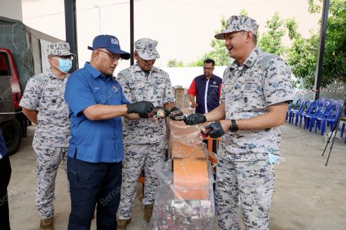 KEPTEN MARITIM MOHD KHAIRULANUAR ABD MAJID