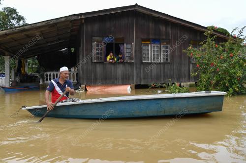 BANJIR DI KEMAMAN