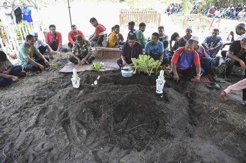 JENAZAH DATUK DAN CUCU TIRI SELAMAT DIKEBUMIKAN