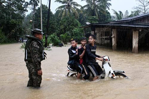 BANJIR KAMPUNG SHUKOR