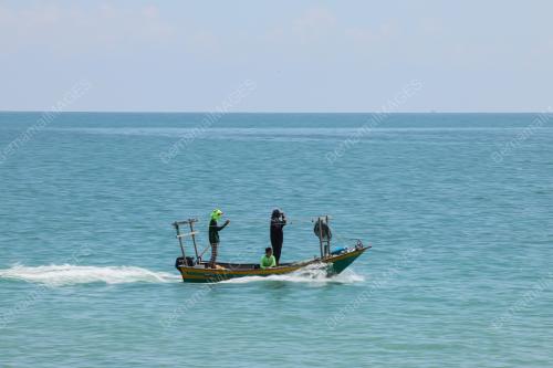 NELAYAN PANTAI