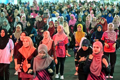 HIMPUNAN WANITA MADANI