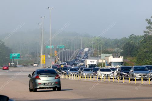 ALIRAN TRAFIK LEBUHRAYA PANTAI TIMUR 2