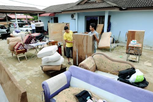 TR07_29122012_BANJIR_SURUT