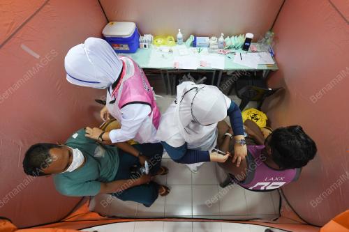 VAKSIN PENDUDUK PULAU REDANG