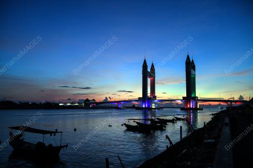 TR07_31052019_JAMBATAN_ANGKAT