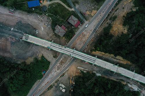 PROJEK LALUAN REL PANTAI TIMUR (ECRL)